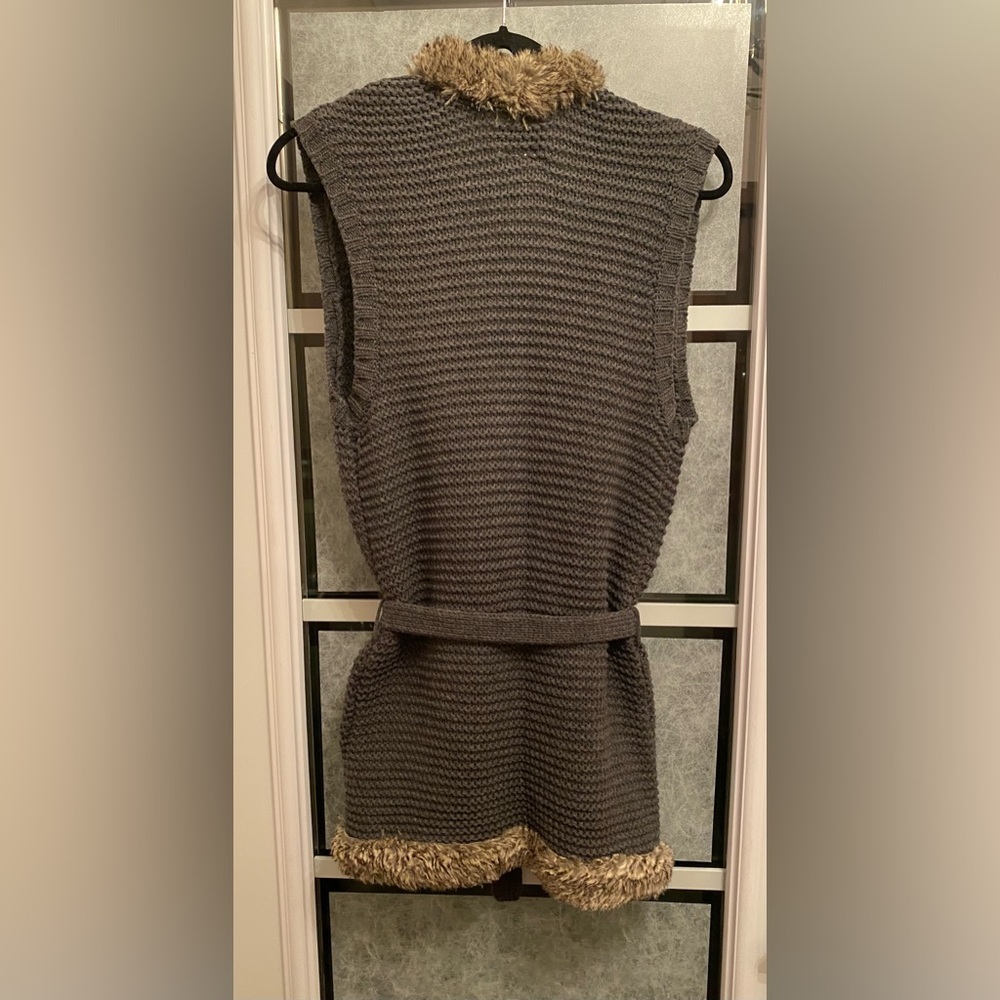 Vero Moda faux fur trim sweater vest size M - Picture 5 of 6